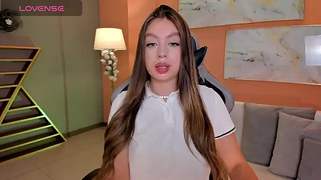 Snapshot of EllaClark chatting on February 5, 2025, 6:37 pm EllaClark online show from February 5, 2025, 6:37 pm