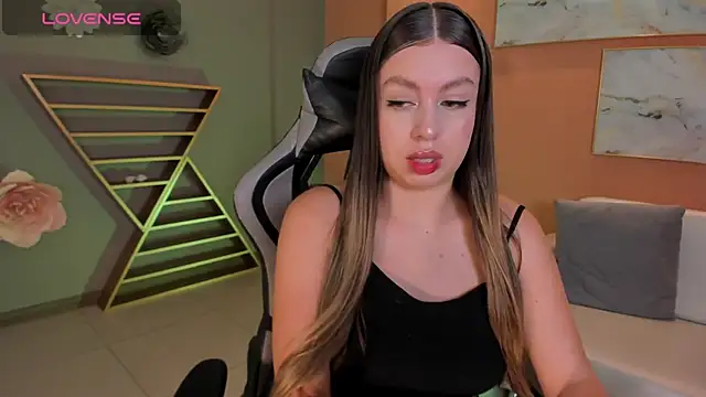 Snapshot of EllaClark chatting on February 7, 2025, 7:06 pm EllaClark online show from February 7, 2025, 7:06 pm