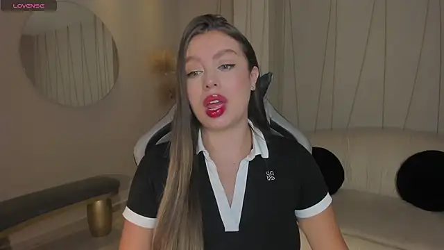 Snapshot of EllaClark chatting on March 6, 2025, 6:16 pm EllaClark online show from March 6, 2025, 6:16 pm