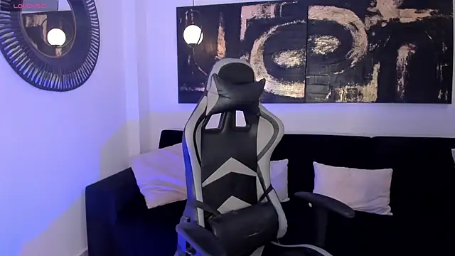 Snapshot of EllaClark chatting on March 14, 2025, 6:29 pm EllaClark online show from March 14, 2025, 6:29 pm