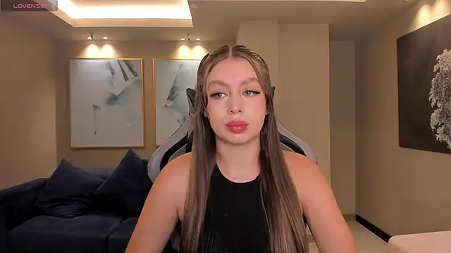 Snapshot of EllaClark chatting on March 22, 2025, 7:20 pm EllaClark online show from March 22, 2025, 7:20 pm