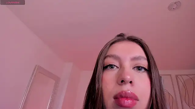 Snapshot of EllaClark chatting on September 11, 2025, 7:03 pm EllaClark online show from September 11, 2025, 7:03 pm