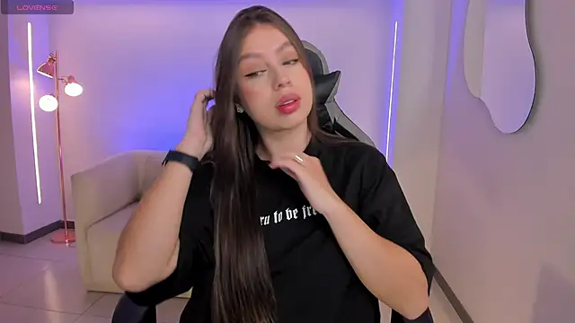 Snapshot of EllaClark chatting on September 18, 2025, 6:54 pm EllaClark online show from September 18, 2025, 6:54 pm