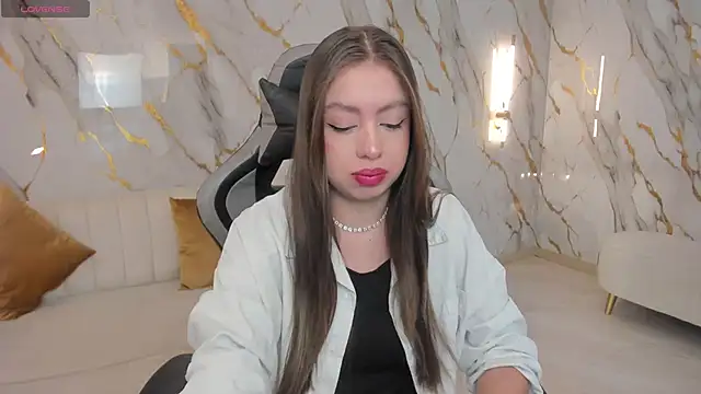 Snapshot of EllaClark chatting on September 20, 2025, 7:04 pm EllaClark online show from September 20, 2025, 7:04 pm