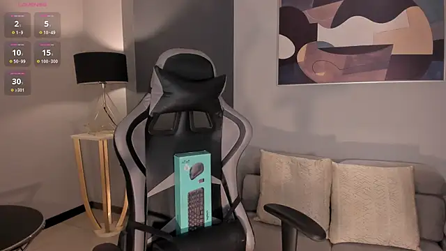 Snapshot of EllaClark chatting on October 13, 2025, 5:57 pm EllaClark online show from October 13, 2025, 5:57 pm