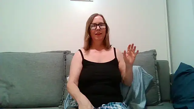 Snapshot of SweetandNaughty1 chatting on April 13, 2026, 3:56 am SweetandNaughty1 online show from April 13, 2026, 3:56 am