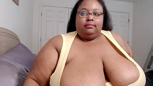 Snapshot of Loves_Aura chatting on January 31, 2025, 1:54 am Loves Aura online show from January 31, 2025, 1:54 am