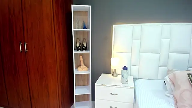 yeral2017 online show from December 24, 2024, 2:12 pm