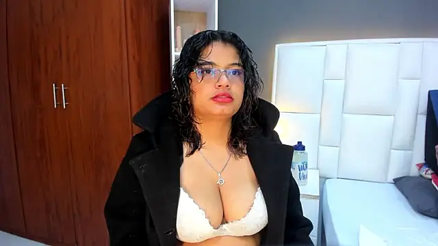 Snapshot of yeral2017 chatting on February 19, 2026, 1:29 pm yeral2017 online show from February 19, 2026, 1:29 pm