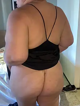 Snapshot of valentinny chatting on April 6, 2026, 3:35 pm valentinny online show from April 6, 2026, 3:35 pm