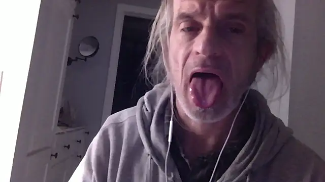 readyforfunxxx online show from December 21, 2024, 2:37 pm