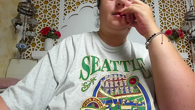 AleshaArabian online show from September 18, 2025, 2:35 am