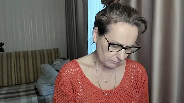 lauraoven online show from February 2, 2025, 12:46 pm