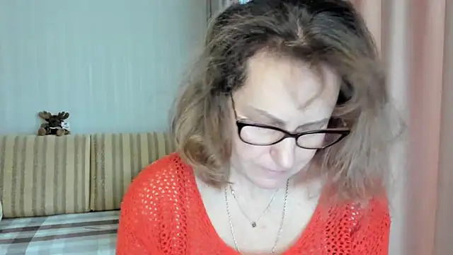 lauraoven online show from March 2, 2025, 7:54 am