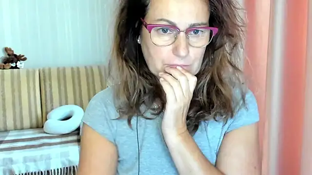 lauraoven online show from October 19, 2025, 12:50 pm