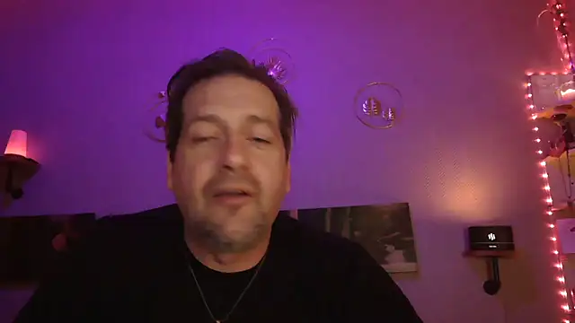 Snapshot of matrikes1 chatting on February 7, 2025, 6:56 pm matrikes1 online show from February 7, 2025, 6:56 pm