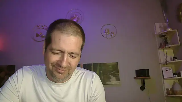 Snapshot of matrikes1 chatting on February 22, 2025, 10:31 pm matrikes1 online show from February 22, 2025, 10:31 pm