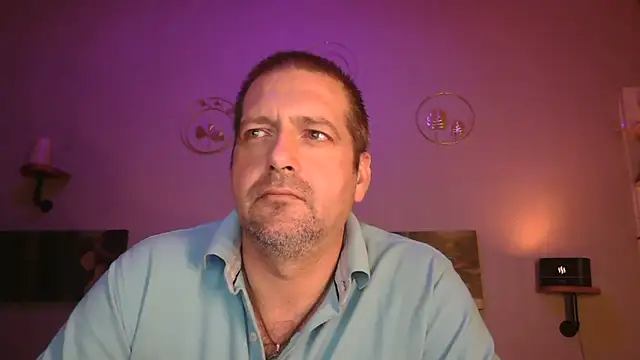 Snapshot of matrikes1 chatting on February 28, 2025, 6:52 pm matrikes1 online show from February 28, 2025, 6:52 pm