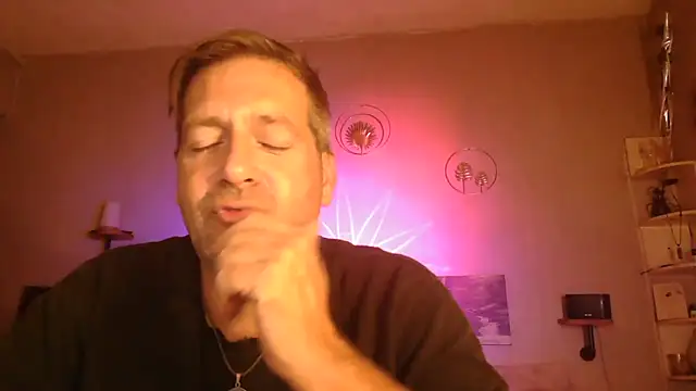 Snapshot of matrikes1 chatting on October 7, 2025, 6:49 pm matrikes1 online show from October 7, 2025, 6:49 pm