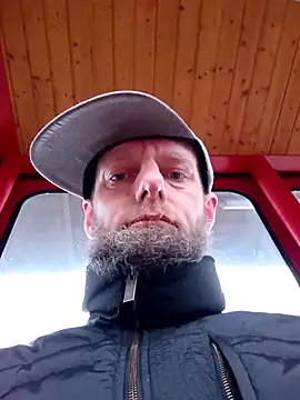 Kw8585kw online show from December 22, 2025, 9:39 am