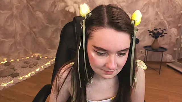 Snapshot of CloudGrace chatting on February 24, 2026, 6:17 pm CloudGrace online show from February 24, 2026, 6:17 pm