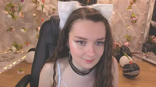 Snapshot of CloudGrace chatting on July 9, 2026, 3:21 am CloudGrace online show from July 9, 2026, 3:21 am