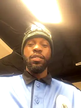 Snapshot of danieldonte chatting on November 16, 2025, 12:22 pm danieldonte online show from November 16, 2025, 12:22 pm