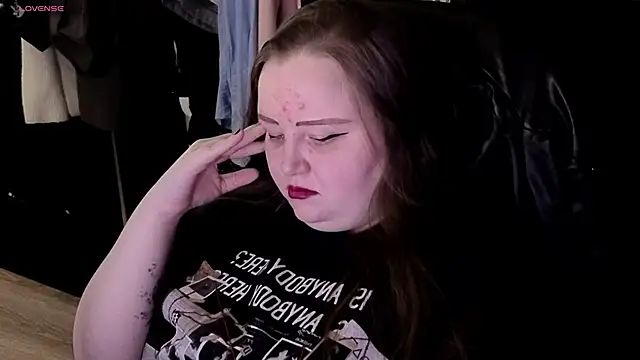 Snapshot of EMMA__CONNOR chatting on November 7, 2025, 11:05 pm EMMA CONNOR online show from November 7, 2025, 11:05 pm