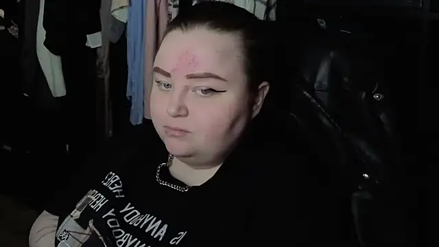 Snapshot of EMMA__CONNOR chatting on November 28, 2025, 9:06 pm EMMA CONNOR online show from November 28, 2025, 9:06 pm