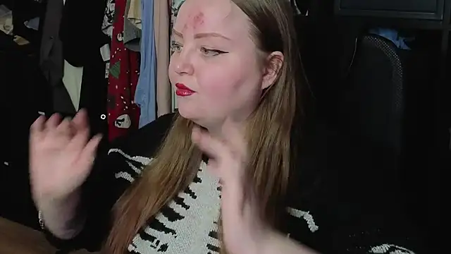 Snapshot of EMMA__CONNOR chatting on December 5, 2025, 9:00 pm EMMA CONNOR online show from December 5, 2025, 9:00 pm