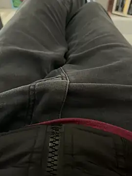 Snapshot of _Inchiodo_ chatting on December 13, 2024, 1:44 pm  Inchiodo  online show from December 13, 2024, 1:44 pm