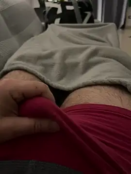 Snapshot of _Inchiodo_ chatting on March 5, 2025, 5:50 pm  Inchiodo  online show from March 5, 2025, 5:50 pm