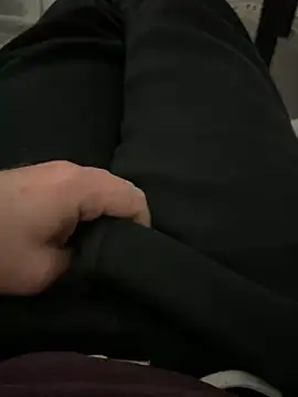 Snapshot of _Inchiodo_ chatting on March 12, 2025, 10:39 pm  Inchiodo  online show from March 12, 2025, 10:39 pm