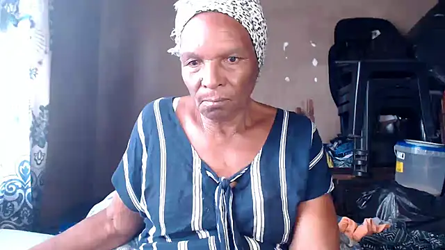 Snapshot of NaughtyGranny chatting on November 17, 2025, 10:21 am NaughtyGranny online show from November 17, 2025, 10:21 am