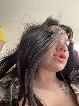 Snapshot of Wet__Bunny chatting on March 5, 2025, 9:38 am Wet  Bunny online show from March 5, 2025, 9:38 am