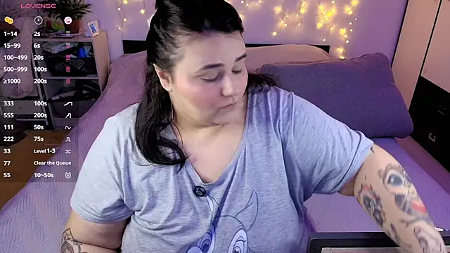 naughtykiss online show from March 29, 2026, 10:37 am