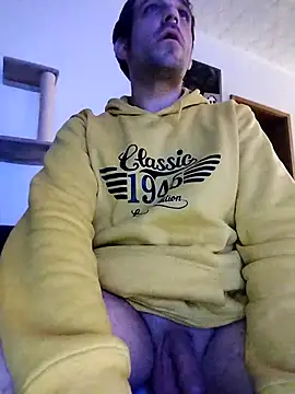Snapshot of Codymc89 chatting on February 16, 2025, 3:04 am Codymc89 online show from February 16, 2025, 3:04 am