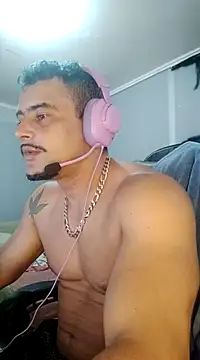 Snapshot of Fadinha-e-Raro chatting on February 23, 2025, 5:50 pm Fadinha-e-Raro online show from February 23, 2025, 5:50 pm