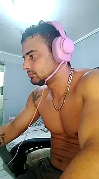 Snapshot of Fadinha-e-Raro chatting on March 7, 2025, 12:56 pm Fadinha-e-Raro online show from March 7, 2025, 12:56 pm