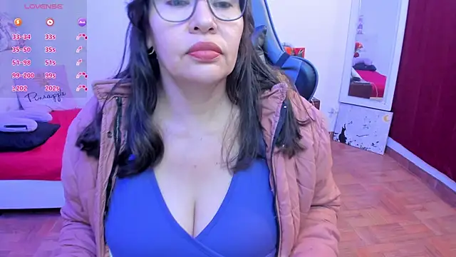 Snapshot of esmeralda_milf chatting on May 8, 2026, 8:36 pm esmeralda milf online show from May 8, 2026, 8:36 pm