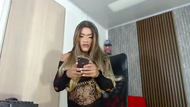 SARA TS FOX online show from January 16, 2025, 9:19 pm