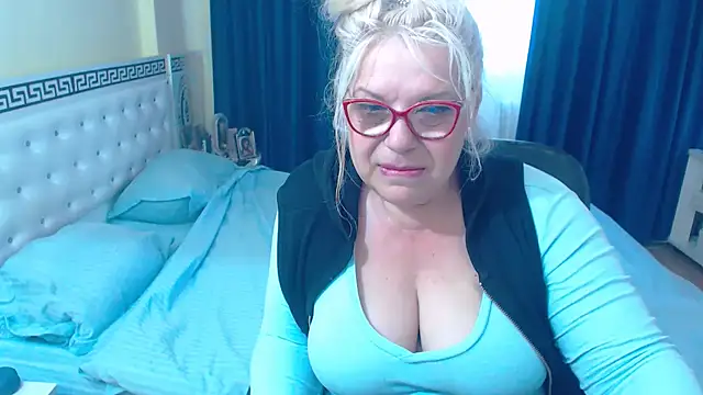 Snapshot of SonyaHotMilf chatting on May 15, 2026, 11:50 am SonyaHotMilf online show from May 15, 2026, 11:50 am