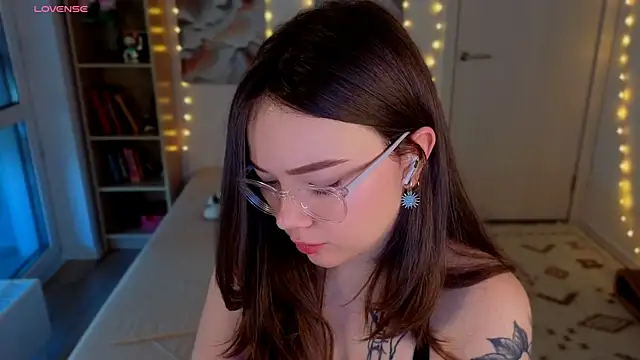 MilenaSaint online show from June 28, 2026, 3:56 am