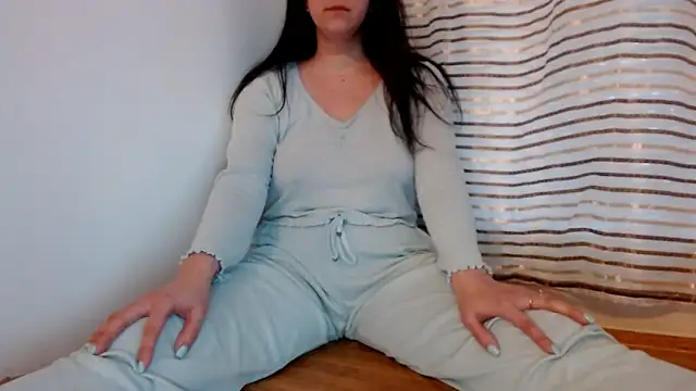 SofiaLenis online show from May 25, 2026, 12:22 pm