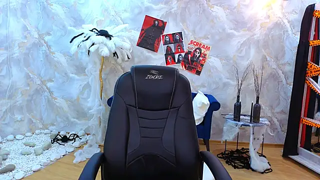 NicoleFoxery online show from November 8, 2025, 6:18 pm