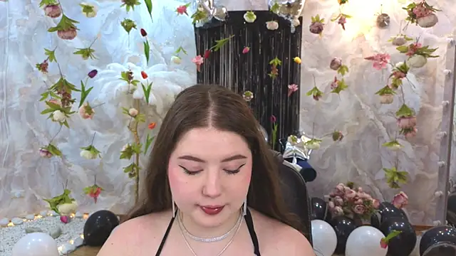 Snapshot of NicoleFoxery chatting on July 8, 2026, 1:21 am NicoleFoxery online show from July 8, 2026, 1:21 am