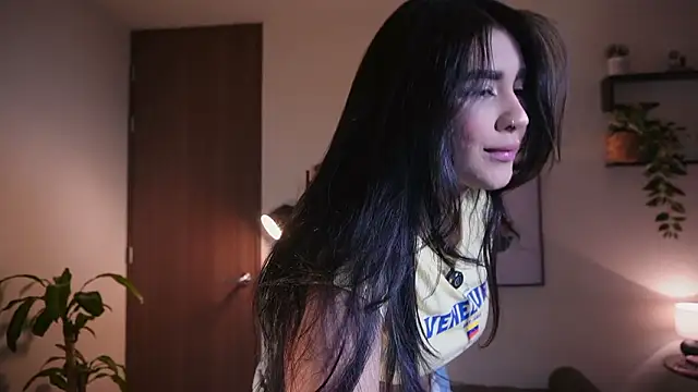 Isabella dior online show from March 11, 2026, 5:41 pm