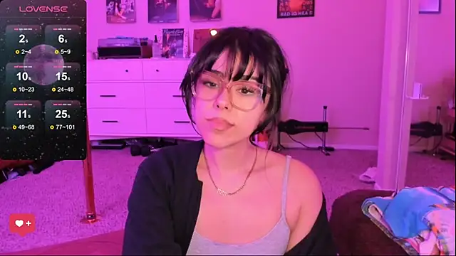 Evie-Luna online show from February 9, 2025, 3:43 am