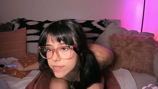 Evie-Luna online show from February 20, 2026, 4:09 am