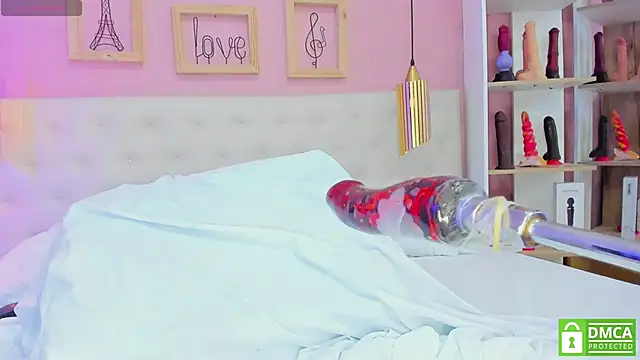 leylla  online show from March 6, 2026, 8:16 pm